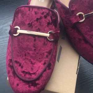 NEW IN BOX Crushed Velvet Mules Slides/Slip on Red